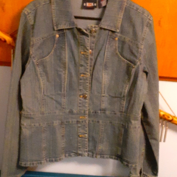 bill blass Jackets & Blazers - For sale vintage! Bill blass denim jacket  size pxl